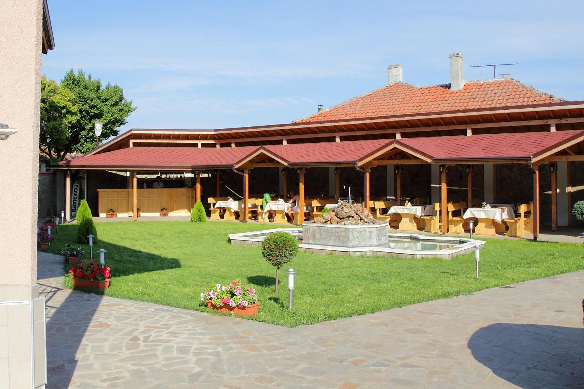 Hotel Akre Kavarna Luaran gambar