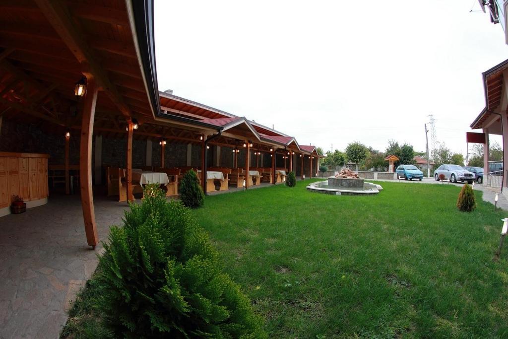 Hotel Akre Kavarna Luaran gambar