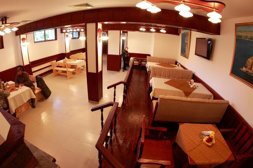 Hotel Akre Kavarna Luaran gambar